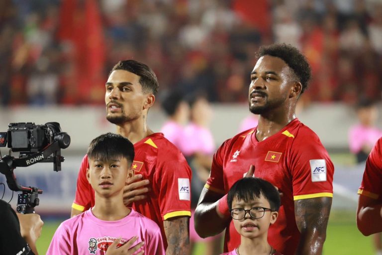 CĐV Đông Nam Á tranh luận về cầu thủ nhập tịch trong ĐT Việt Nam