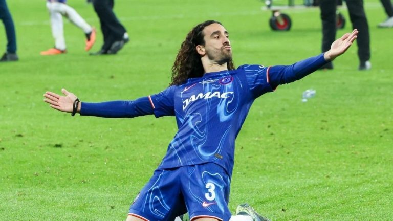 Chelsea lên kế hoạch tái thiết hành lang trái với Lewis Hall