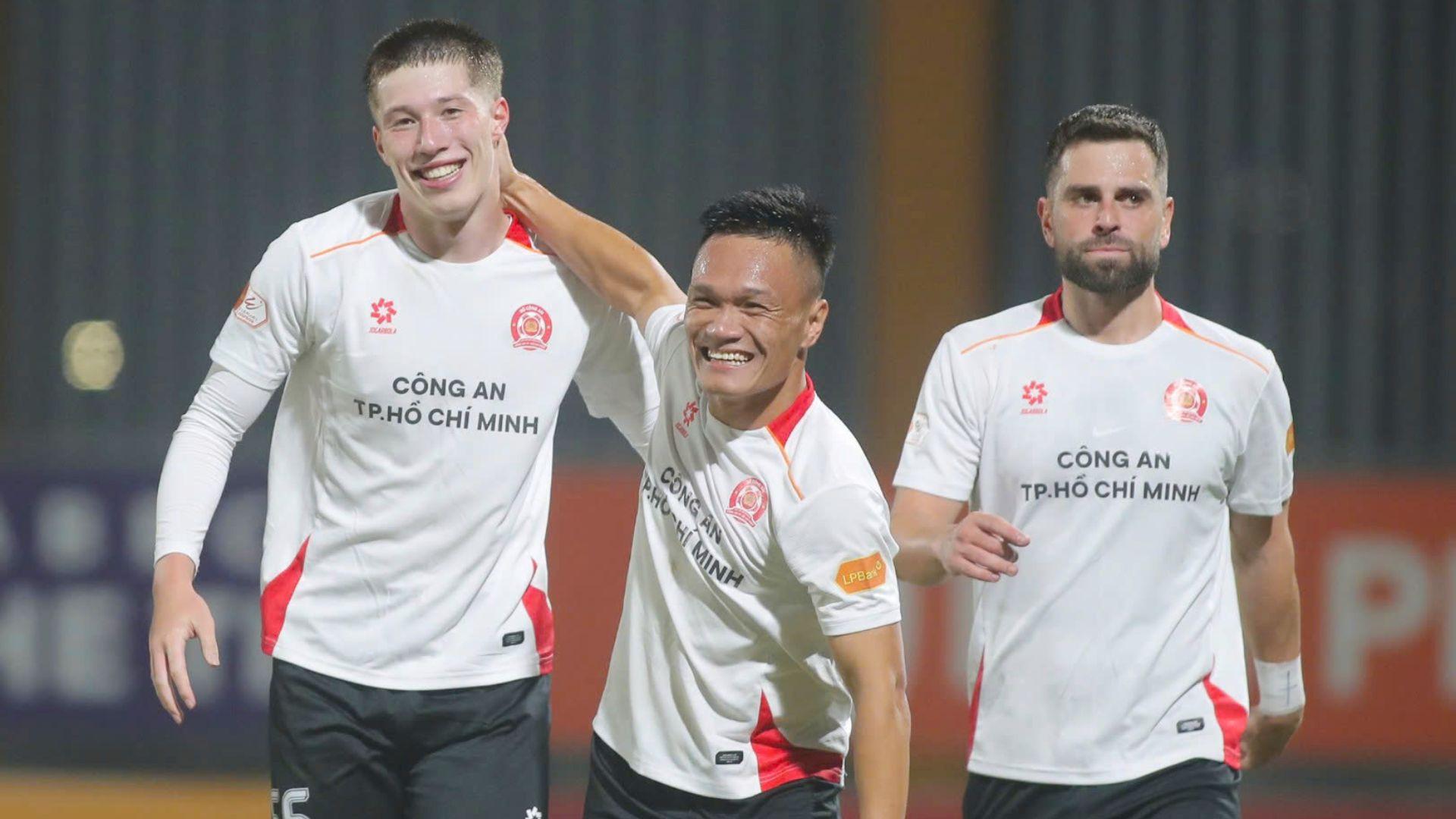 Công an TP.HCM thắng PVF-CAND nhờ bộ đôi Việt kiều xuất sắc