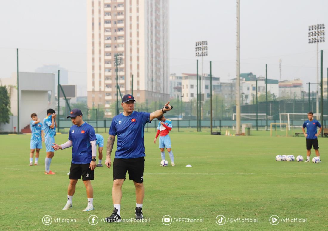 HLV Brazil xác nhận 2 trận giao hữu cho tuyển U17 Việt Nam