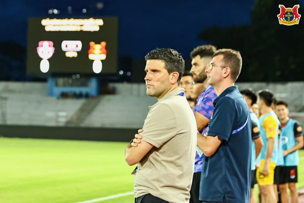 HLV Gerard Albadalejo ca ngợi sức mạnh của CLB Hải Phòng