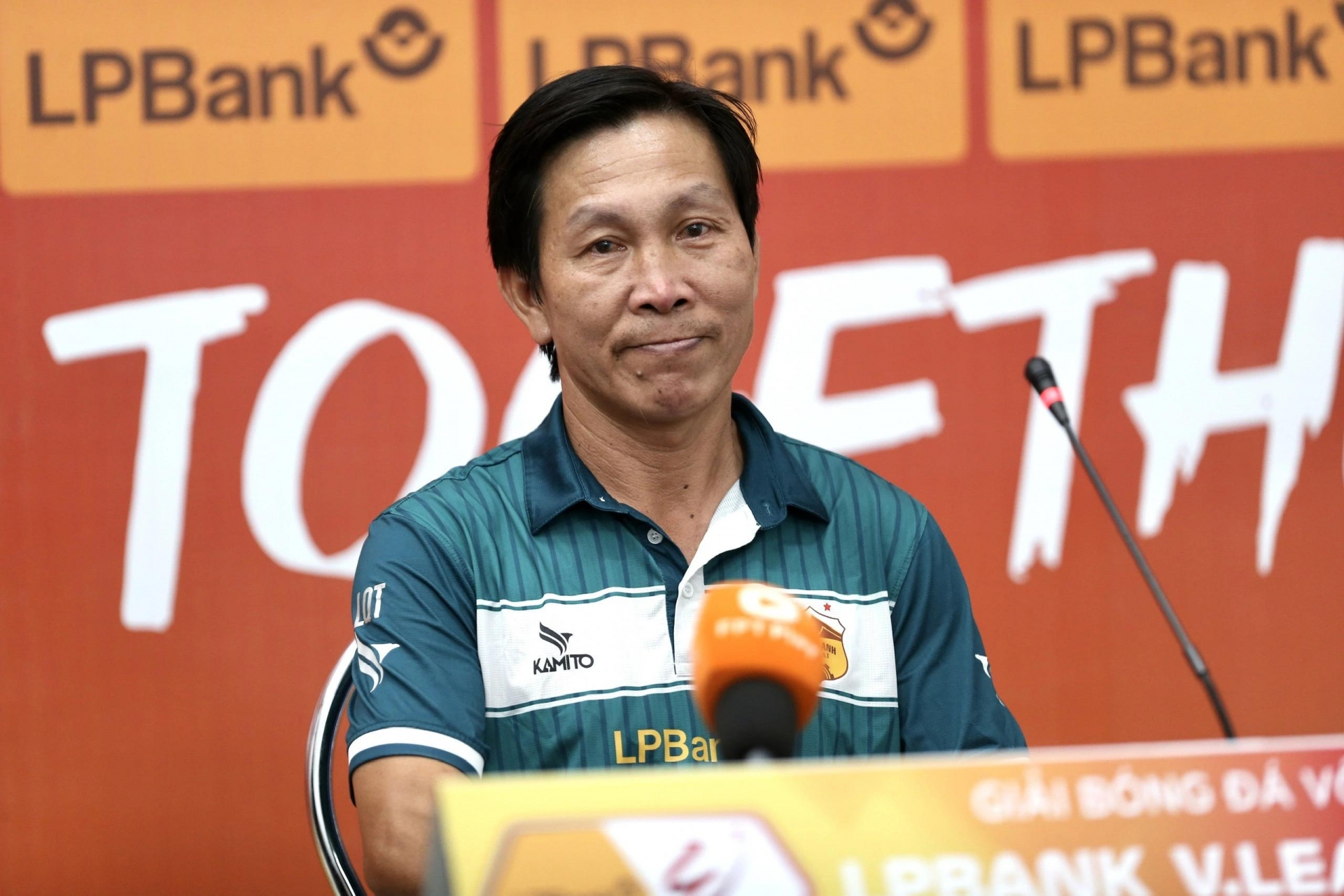 HLV HAGL tiếc nuối thua ngược Ninh Bình trên sân nhà V-League