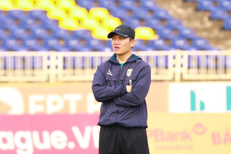 HLV Phan Như Thuật từ chức: Một bước ngoặt cho SLNA mùa giải này