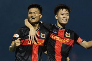 Hoàng Đức tỏa sáng, Ninh Bình dẫn đầu V-League bằng chiến thắng ấn tượng