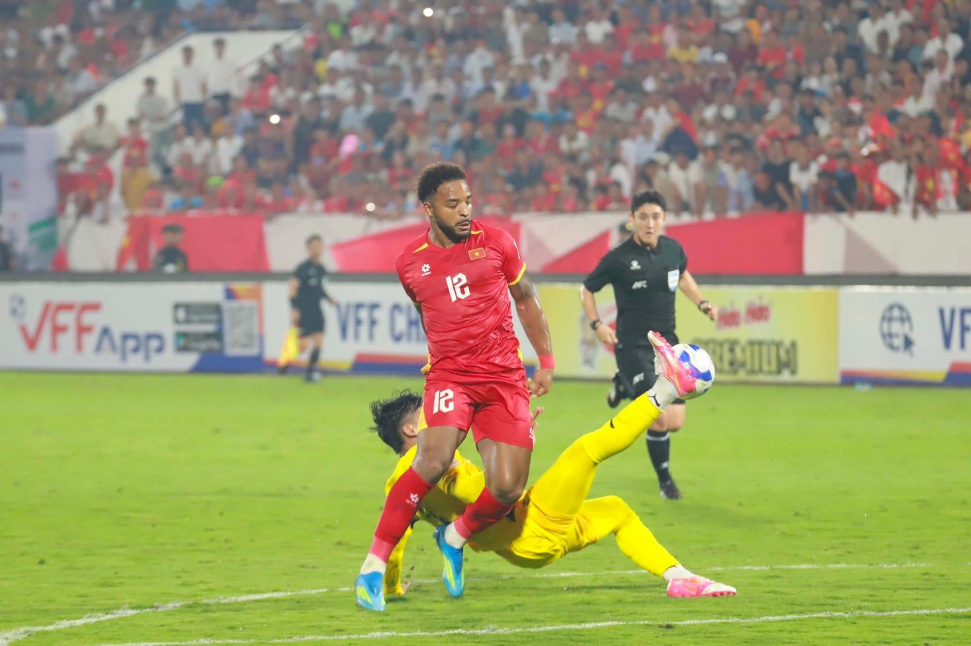 Nhà báo Malaysia nhấn mạnh cần cải tổ thay vì nhập tịch để vượt Việt Nam