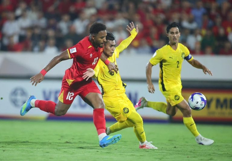 Việt Nam và Malaysia: Hai thái cực trong bóng đá Đông Nam Á